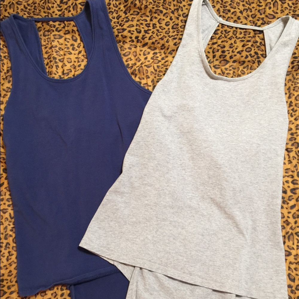 Women’s Wear Pact organic cotton tops size M
